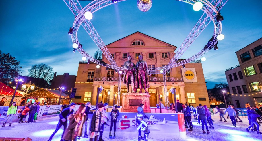 Der Weimarer Weihnachtsmarkt auf dem Marktplatz - BAHNHIT.DE, © weimar GmbH, Foto: Maik Schuck